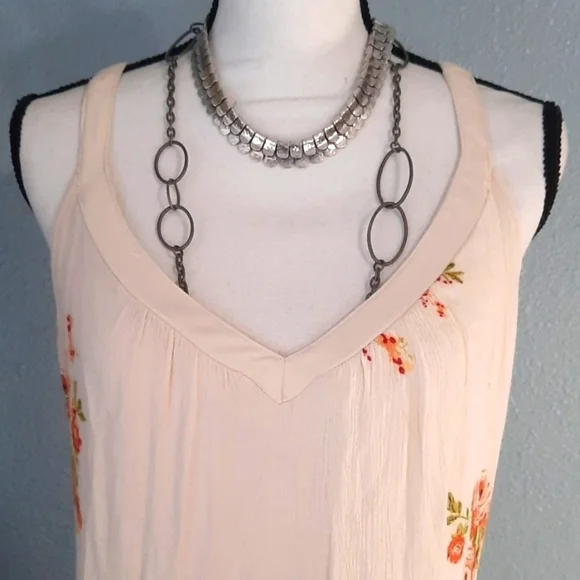 Lovestitch Beige Floral Lace Back Maxi Dress - Picture 2 of 7